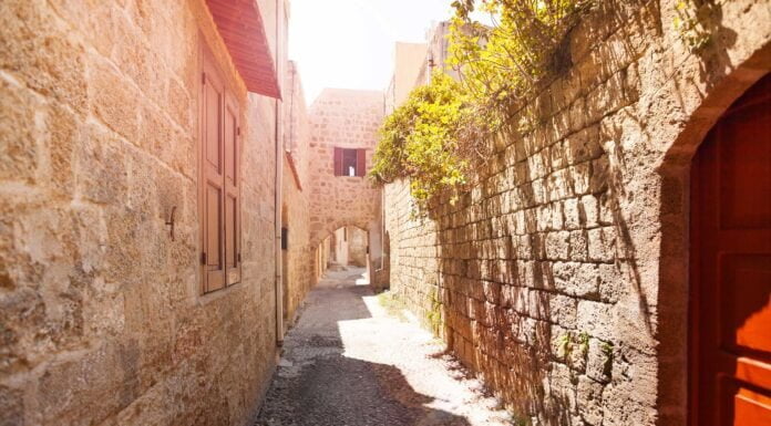 Où se trouve l'île de Rhodes, en Grèce