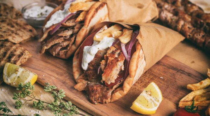 Plaatsen om het beste Griekse eten op het eiland Rhodos te eten waar te eten op Rhodos. plekken om het beste Griekse eten te eten op het eiland Rhodos.