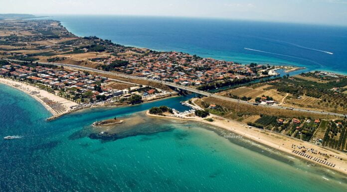 Calcidica: motivi per cui dovresti aggiungere questa destinazione per le vacanze alla tua lista dei desideri in Grecia potidea mare canale Halkidiki grecia