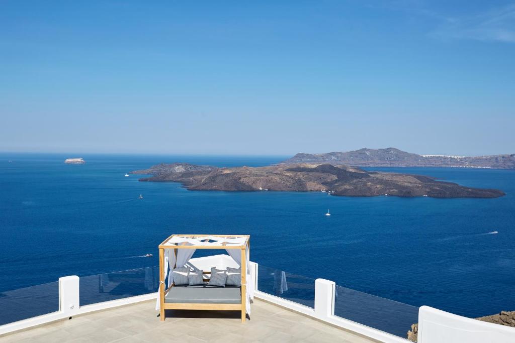best hotels to stay in santorini