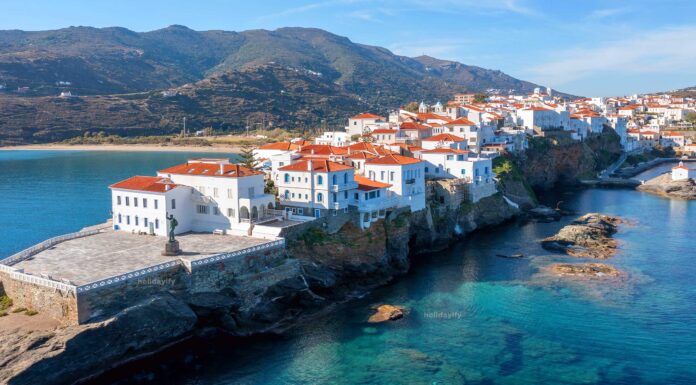 Isola di Andros: le cose migliori da fare e le attrazioni che devi vedere in Grecia chora città isola di andros grecia