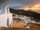 Isola di Anafi: un viaggio nella mitologia e nella storia greca chiesa anafi isola cicladi grecia