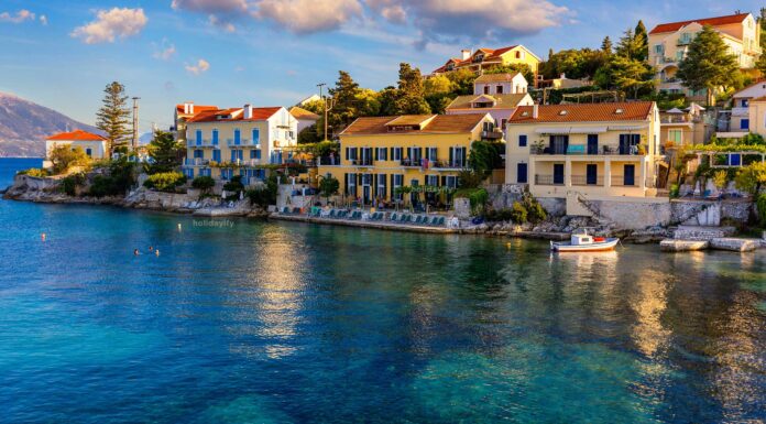 À la découverte de l'île de Céphalonie : votre guide ultime du paradis grec Village de Fiskardo, île grecque de Céphalonie