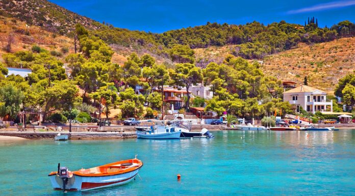 Odkryj najlepsze niedrogie hotele na wyspie Poros na Twoją następną grecką wycieczkę hotele na wyspie poros