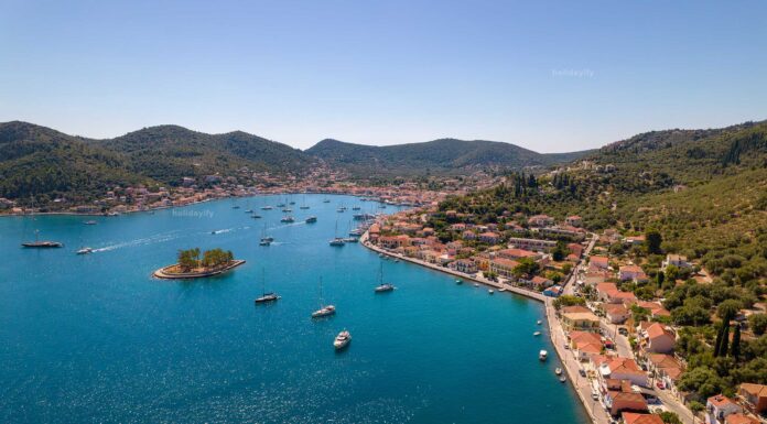 L'île d'Ithaque : découvrez la beauté mythique du joyau de la Grèce dans la mer Ionienne île d'Ithaque en Grèce