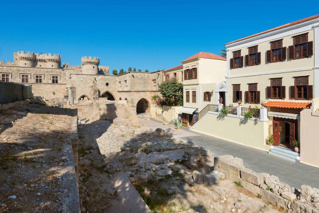 where to stay in rhodes