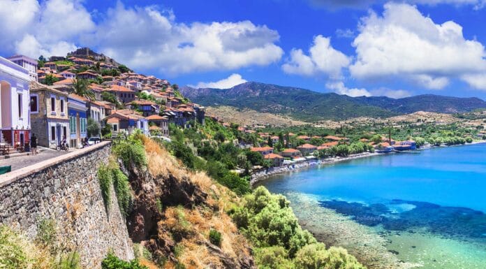 Midilli Adası'nda Nerede Kalınır: Konaklamanız için En İyi 40+ Otel Seçeneği en iyi midilli otelleri